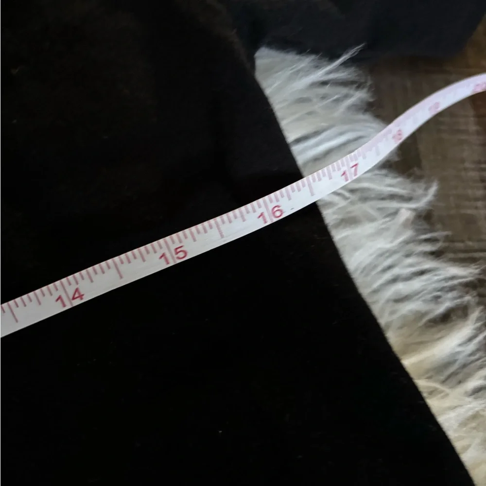 Organic Generation Cowgirl Tassel Sleeve Graphic Black Crop T-Shirt - Picture 11 of 12